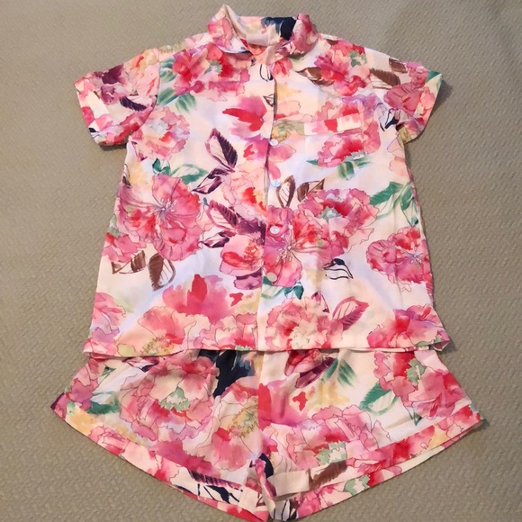 Plum Pretty Sugar Silk Floral Lounge Set - Picture 1 of 6